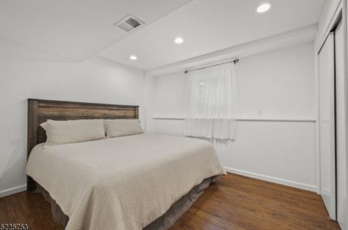 90 Sun Vly Way, Greystone Park NJ 07950-1913 exterior