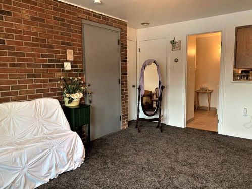 3039 Liberty Ave, Pittsburgh PA  15222-3701 exterior