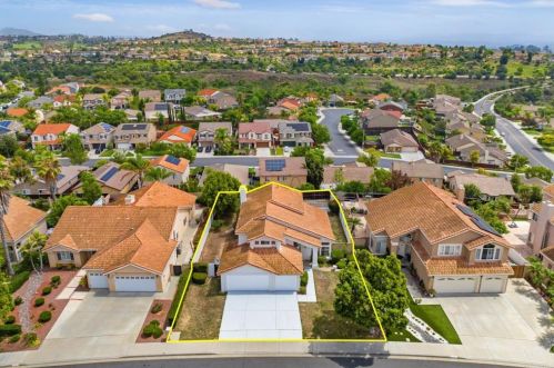 5166 Via Malaguena, Oceanside CA  92057-2636 exterior