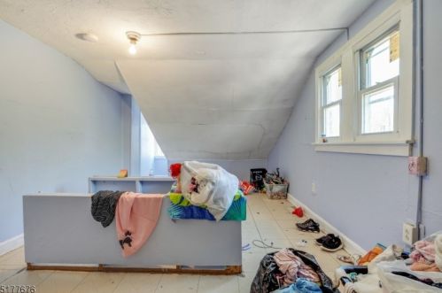 266 Hills Pl, Trenton NJ  08611-2811 exterior