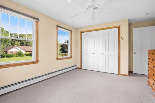 10 Wedgewood Ln, Wapping CT 06074-1580 exterior