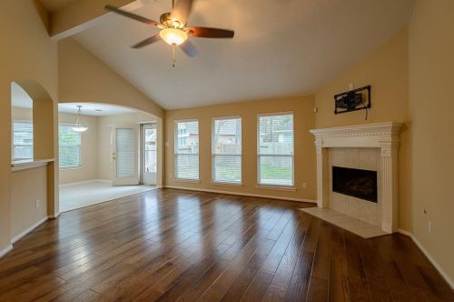 19 Wild Orchid Ct, Conroe, TX 77385-3558