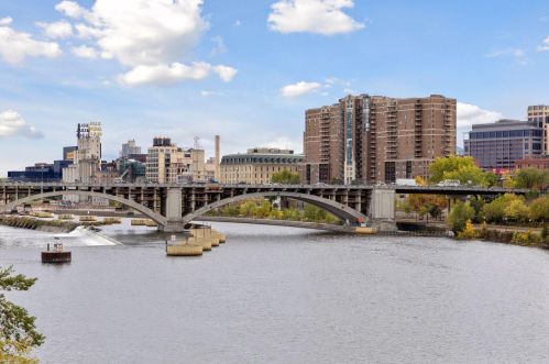 401 1st St, Minneapolis MN  55401-2518 exterior