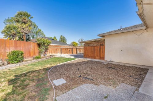 1047 Tyler Ave, Los Banos CA 93635-4839 exterior