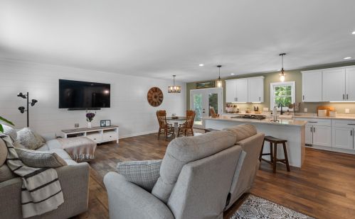 1443 Mount Ct, Hubertus WI  53033-9626 exterior