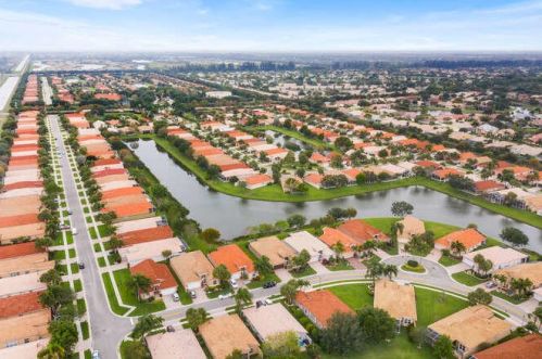 7217 Catania Dr, Boynton Beach, FL 33472-7363