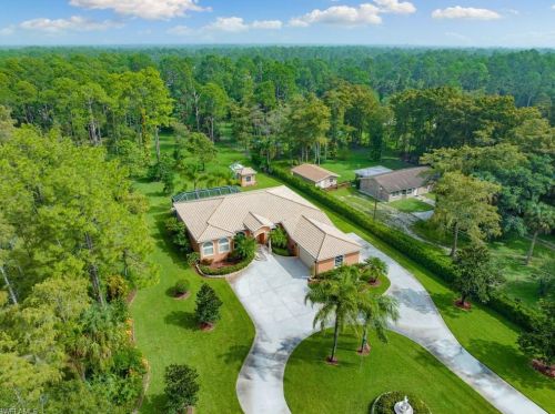 3515 15th Ave, Naples, FL 34117-5360