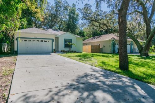 1752 Poinsettia Ave, Tarpon Springs, FL 34689-5702