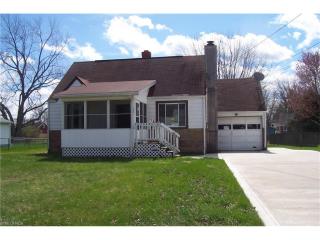 422 34th St, Canton, OH 44707-1414