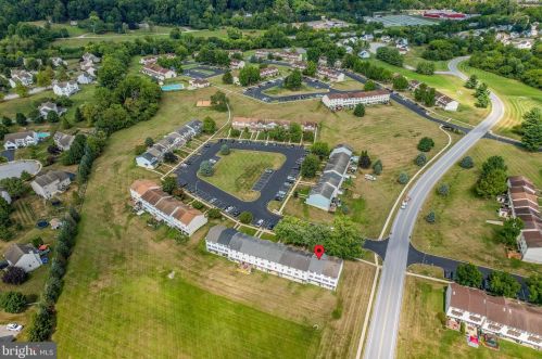 492 Devon Ct, Downingtown PA  19335-4221 exterior