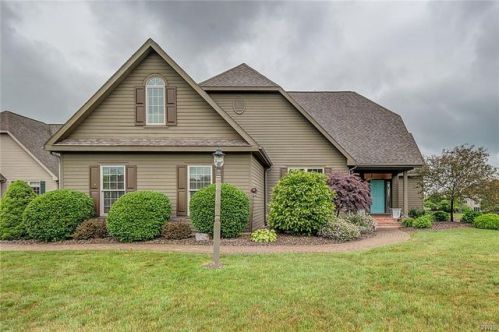 105 Gadwall Ln, Manlius, NY 13104-9395