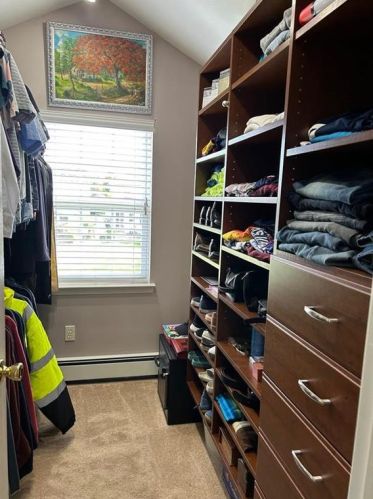 1690 Wagon Wheel Dr, Easton PA  18040-8273 exterior