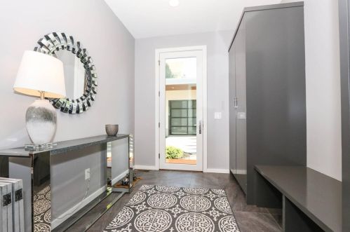 2872 Erie Ave, Cincinnati OH 45227-2735 exterior