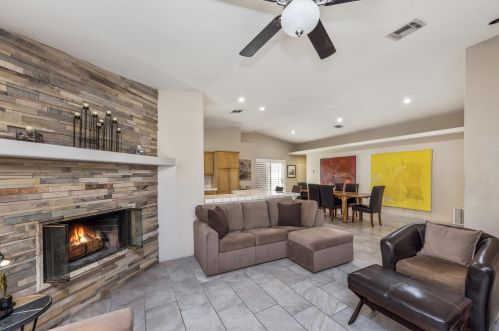 54705 Avenida Alvarado, La Quinta CA  92253-3766 exterior