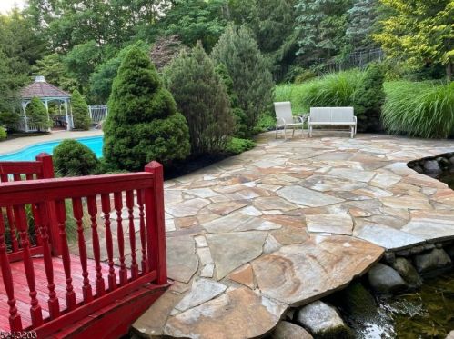 19 Marisa Ct, West Milford NJ  07480-3000 exterior