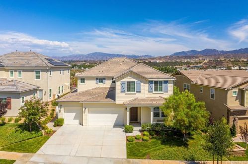 26464 Township St, Santa Clarita, CA 91350-1864