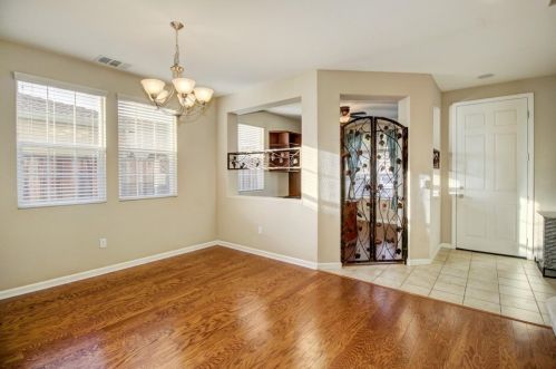 9872 Winkle Cir, Elk Grove CA  95757-6276 exterior