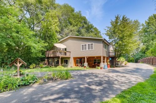 739 County Road B, Saint Paul, MN 55117-1800