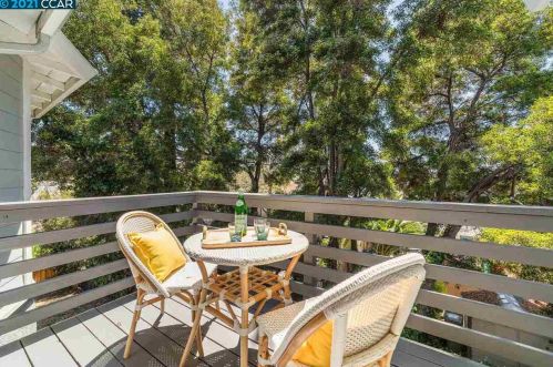 1347 26 St, Oakland CA 94606-3243 exterior