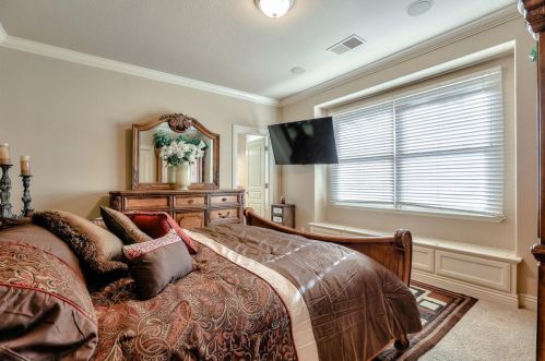 5902 Country Clb Pkwy, San Jose CA  95138-2301 exterior