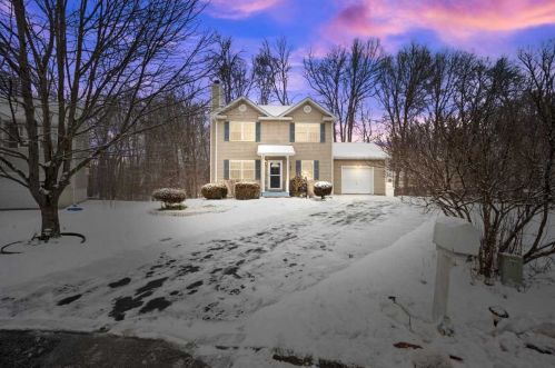 10 Woodside Ter, Poughkeepsie, NY 12603-5688