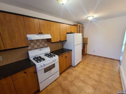 209 8th St, Fairview NJ  07022-1306 exterior