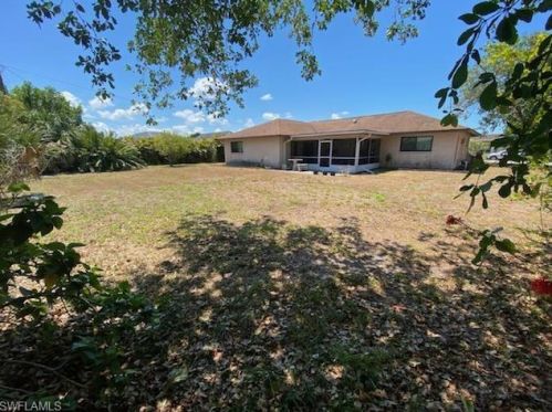 1215 27th Ter, Cape Coral, FL 33904-5744