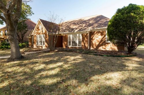 4013 Barnett Dr, Plano TX  75024-3421 exterior