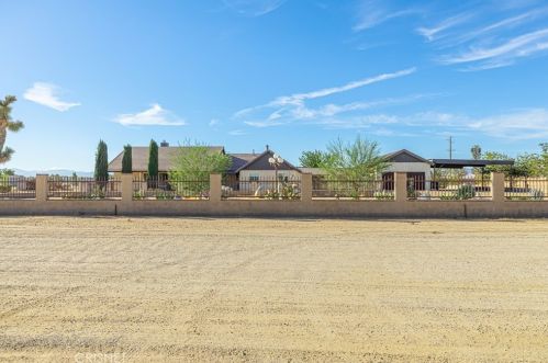 8838 Avenue, Lancaster, CA 93536-8783