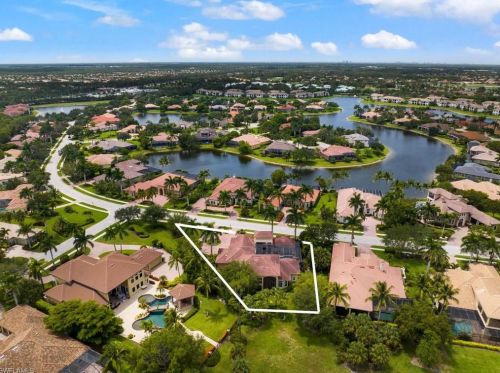 7834 Classics Dr, Naples FL  34113-3043 exterior