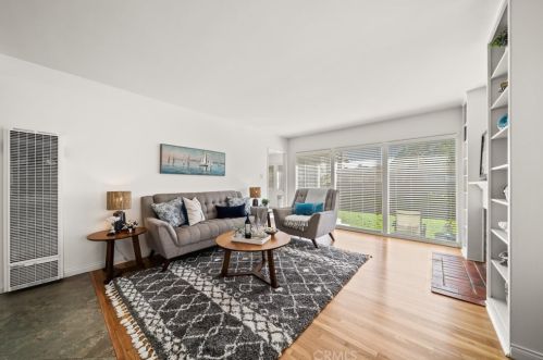 2830 Nipomo Ave, Long Beach, CA 90815-1501