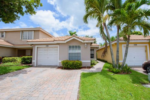 3356 Commodore Ct, West Palm Beach, FL 33411-6480