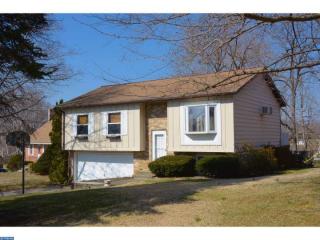 957 Lobelia Ave, Reading, PA 19605-1421