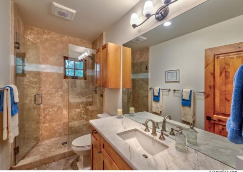 11082 Meek Ct, Truckee CA  96161-2979 exterior