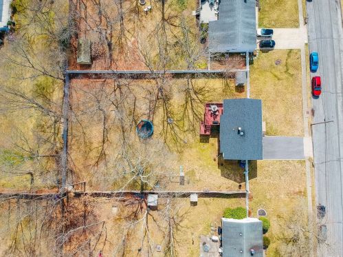 947 Montauk Ave, Islip Terrace NY  11752-1206 exterior