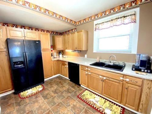 709 Jefferson Ave, Jeannette PA  15644-2710 exterior
