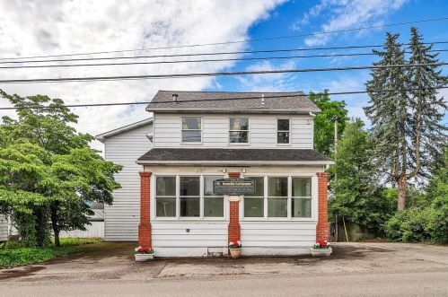 913 Main St, Latrobe PA  15650-1636 exterior