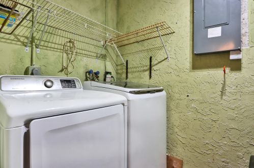 515 8th St, West Palm Beach FL  33403-3101 exterior