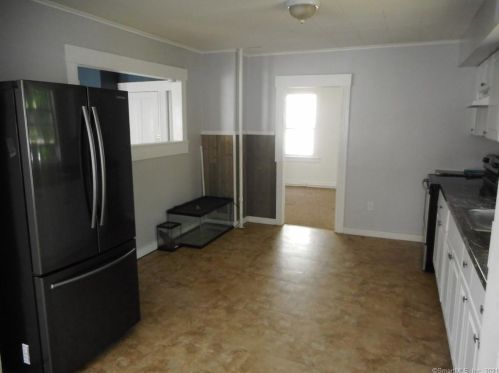 168 Main St, Putnam CT  06260-2315 exterior