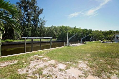 5157 Sandpiper Dr, Saint James City FL  33956-2837 exterior