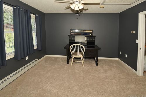 4 Lookout Lndg, Ellington CT  06029-2543 exterior