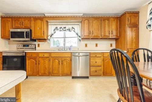 630 Billings Ave, West Deptford NJ  08066-1213 exterior