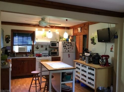 75 Brookside Rd, Dover NJ  07869-4101 exterior