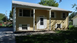 1210 Bel Air Dr, Junction City KS  66441-2069 exterior