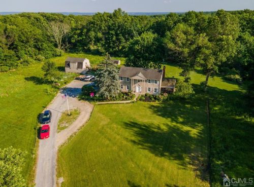 19 Allens Corner Rd, Flemington NJ  08822-5620 exterior