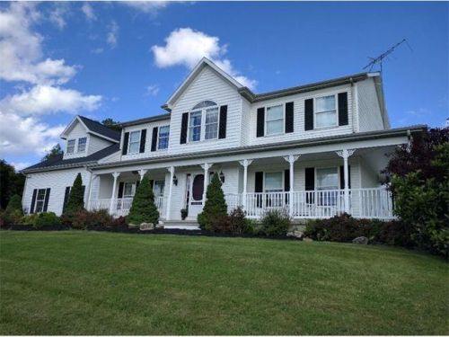 200 Stonebridge Ln, Clinton, PA 15026-1028