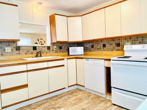 4104 Sandpine Cir, Boynton Beach FL  33436-2660 exterior