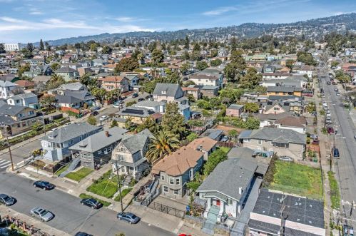 2422 24th St, Oakland, CA 94601-1206