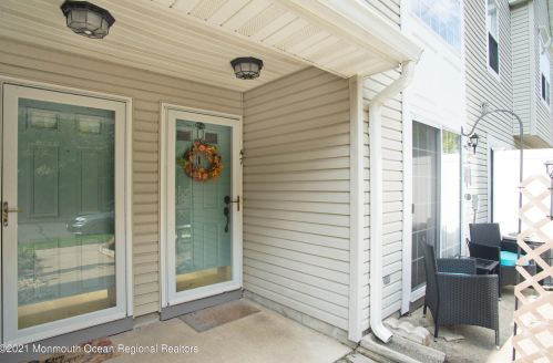 47 Richmond Ct, Tinton Falls, NJ 07712-7735
