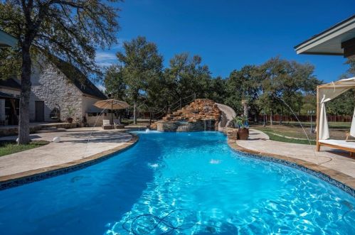 238 Overlook Mountain Rd, Creedmoor, TX 78610-2938